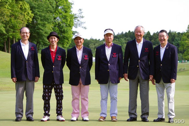 2014年  最終日 （左から）王貞治 梶原雄太 倉本昌弘 中村昌勇さん（一般アマチュアの部優勝）、青木功、日野皓正