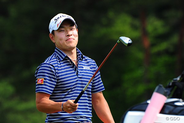 2014年 関西オープンゴルフ選手権競技 3日目 藤本佳則 単独首位に立った藤本佳則。結婚して迎えた今季の初優勝をかけて最終日へ