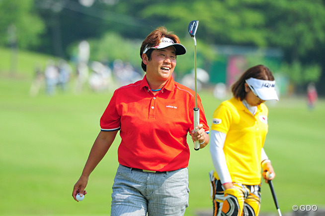表純子が混戦の首位争いを一歩リード 海外勢の包囲網迫る