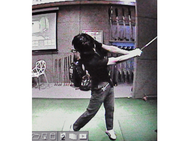 嘉松さんスイング正面 受講前 