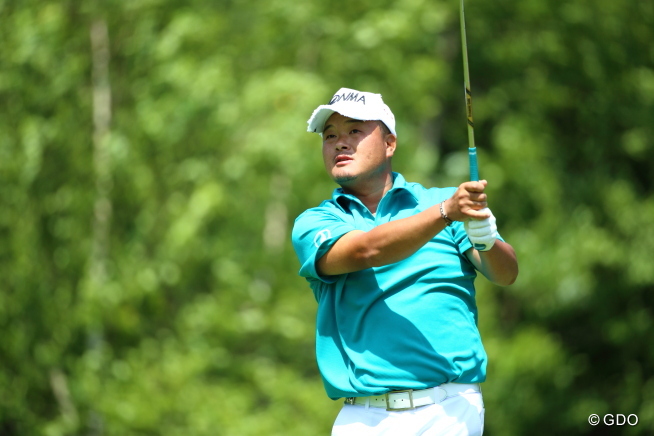 石川遼が2打差に迫る！小田孔明が首位キープ 松山は3日連続「0」