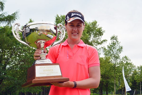 2014年 ANA PRINCESS CUP 最終日 ジェシカ・スピーチリー オーストラリア出身のJ.スピーチリーがステップアップツアー初優勝を飾った※画像提供：LPGA