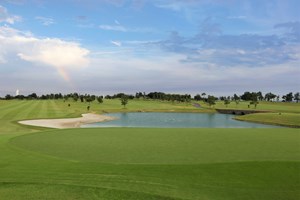 ウッドフレンズ名古屋港ゴルフ倶楽部