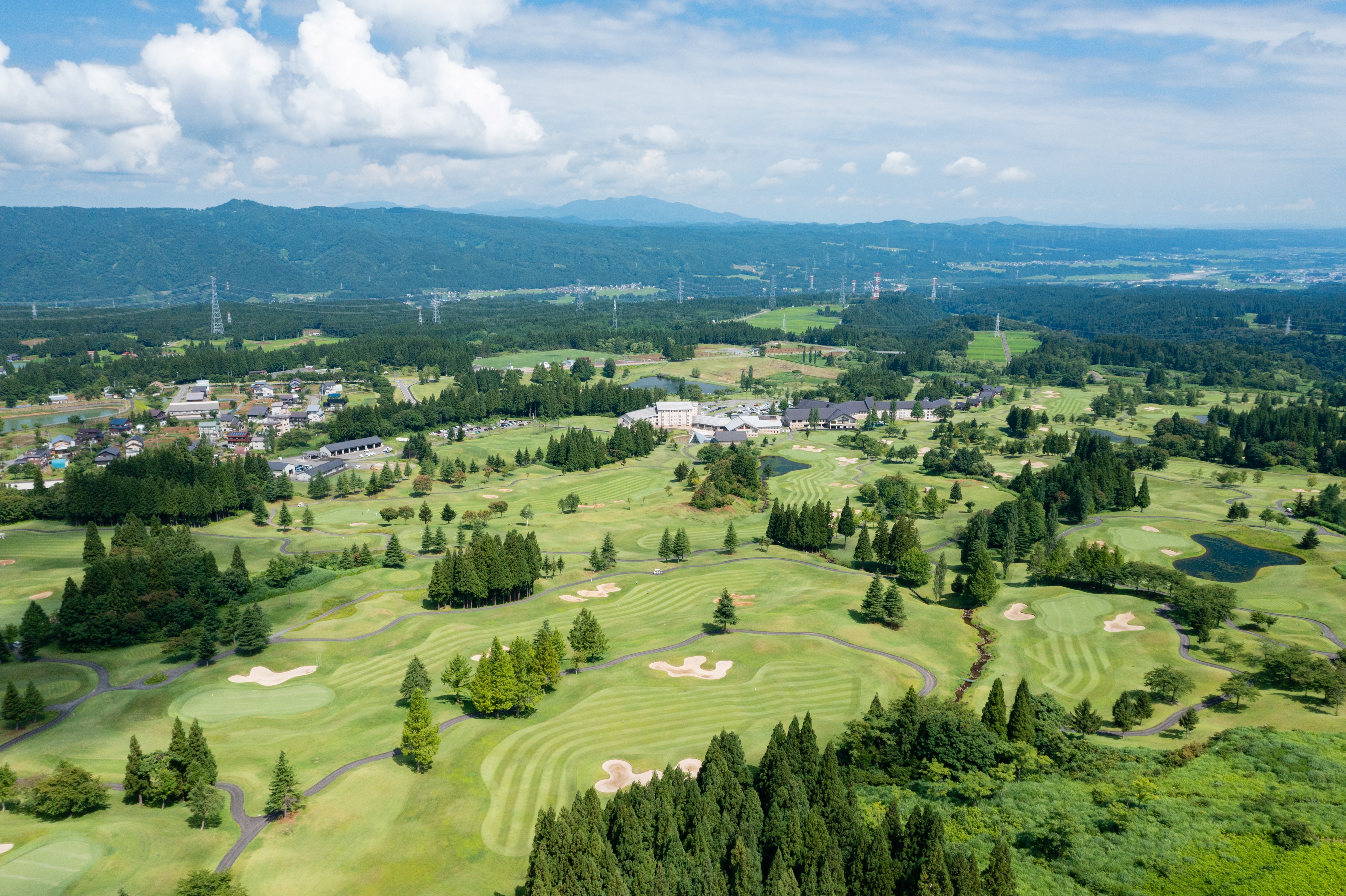新潟　ゴルフ　ベルナティオプレー券 あてま高原リゾート ベルナティオゴルフコースを予約する｜GDOゴルフ場予約