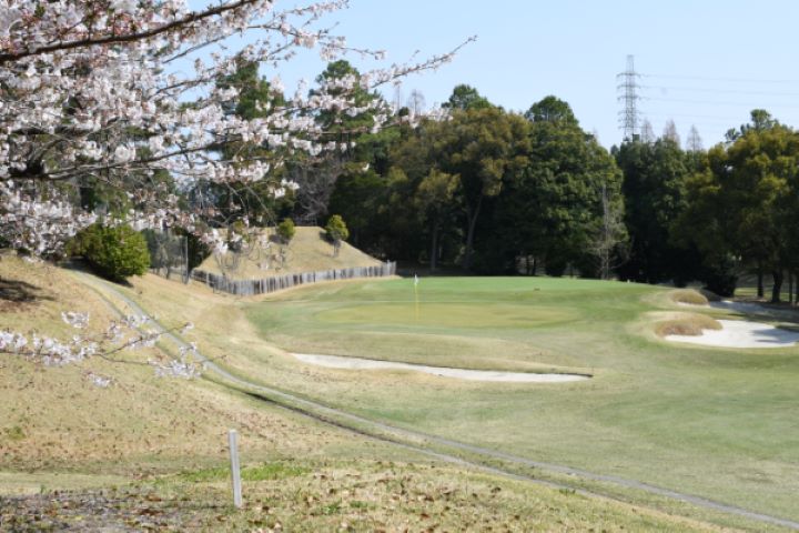 鳴海カントリークラブを予約する｜GDOゴルフ場予約
