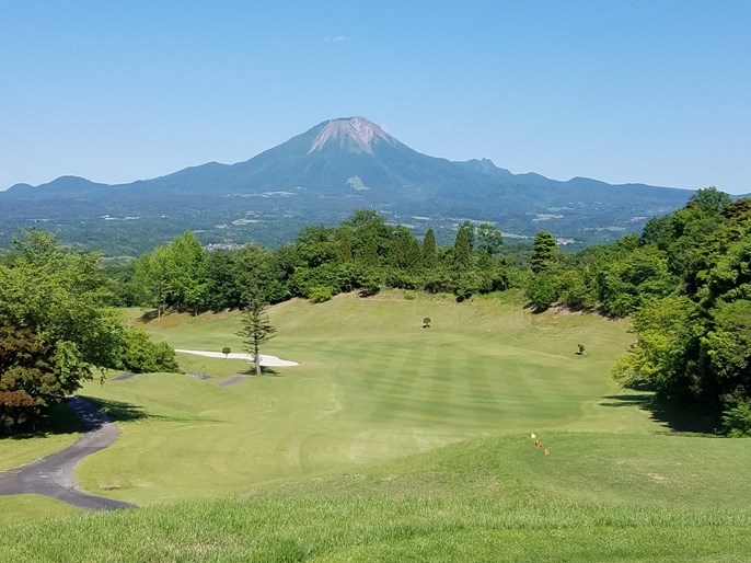 グリーンパーク大山ゴルフ倶楽部を予約する｜ゴルフ場予約なら【GDO】